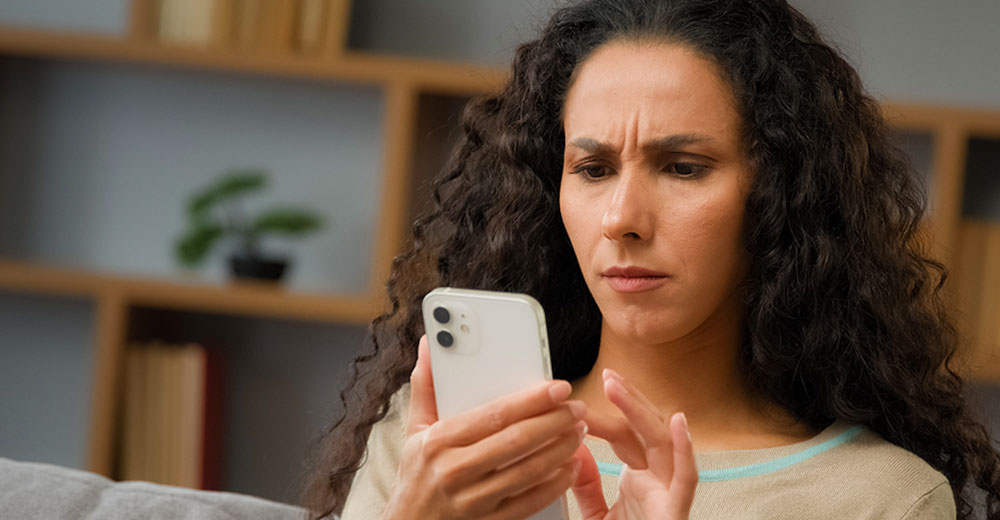 dissatisfied smartphone user