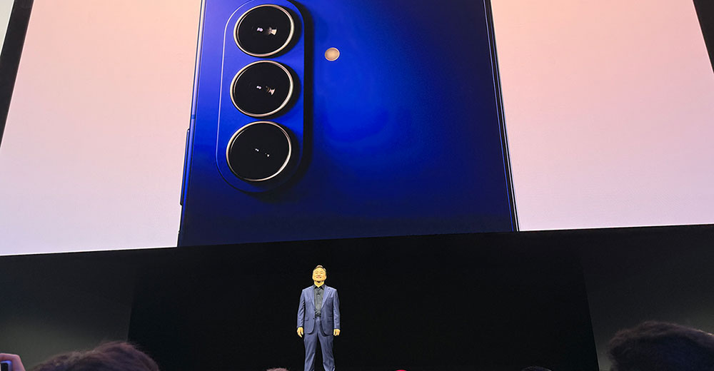 Samsung’s TM Roh speaks onstage at Unpacked 2025, reinforcing the company’s vision for the future of foldables.